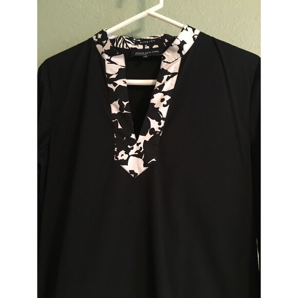 Women's Jones New York Black/White Floral Trim Split Neck Long Sleeve Tunic  M - Picture 2 of 4